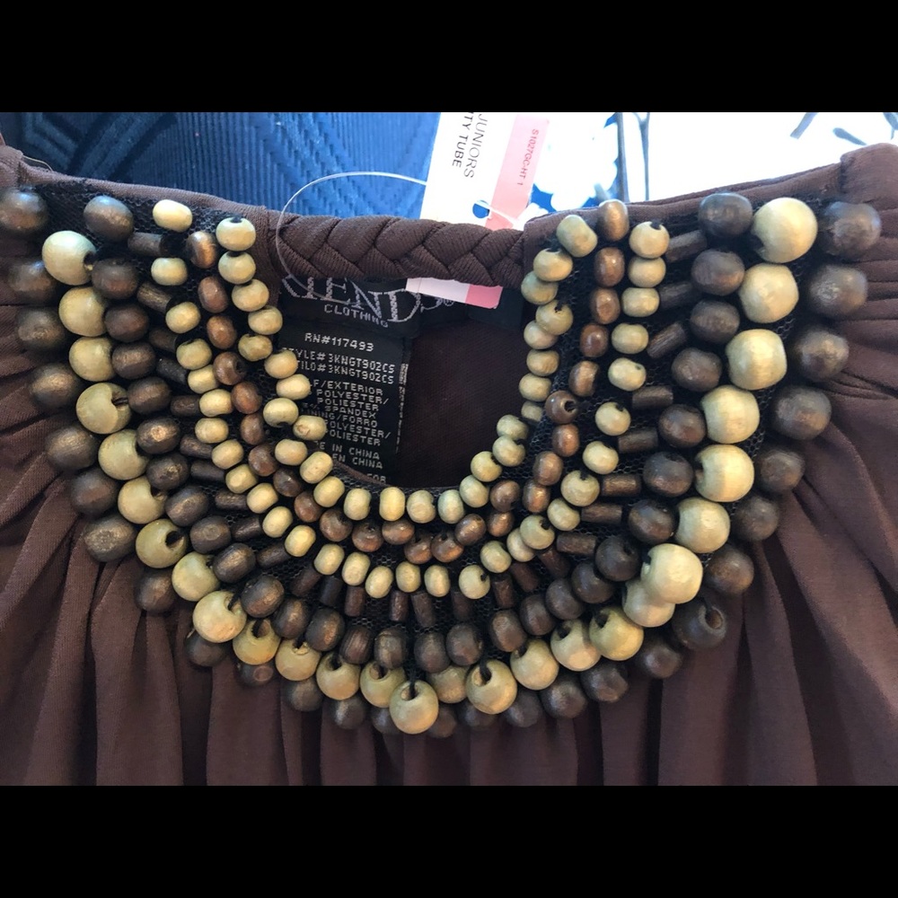 New Friends Clothing Unique Beaded Neckline Sleeveless Blouse (S)